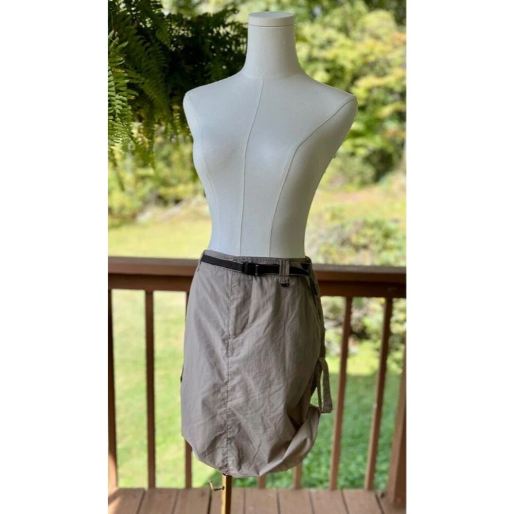 REI Women’s UPF 30+ Convertible Roll-Up Cargo Hiking Skirt - Picture 11 of 12